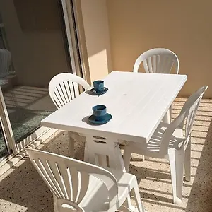 Appartement Climatise Avec Coin Nuit 150m De La, Le Lavandou